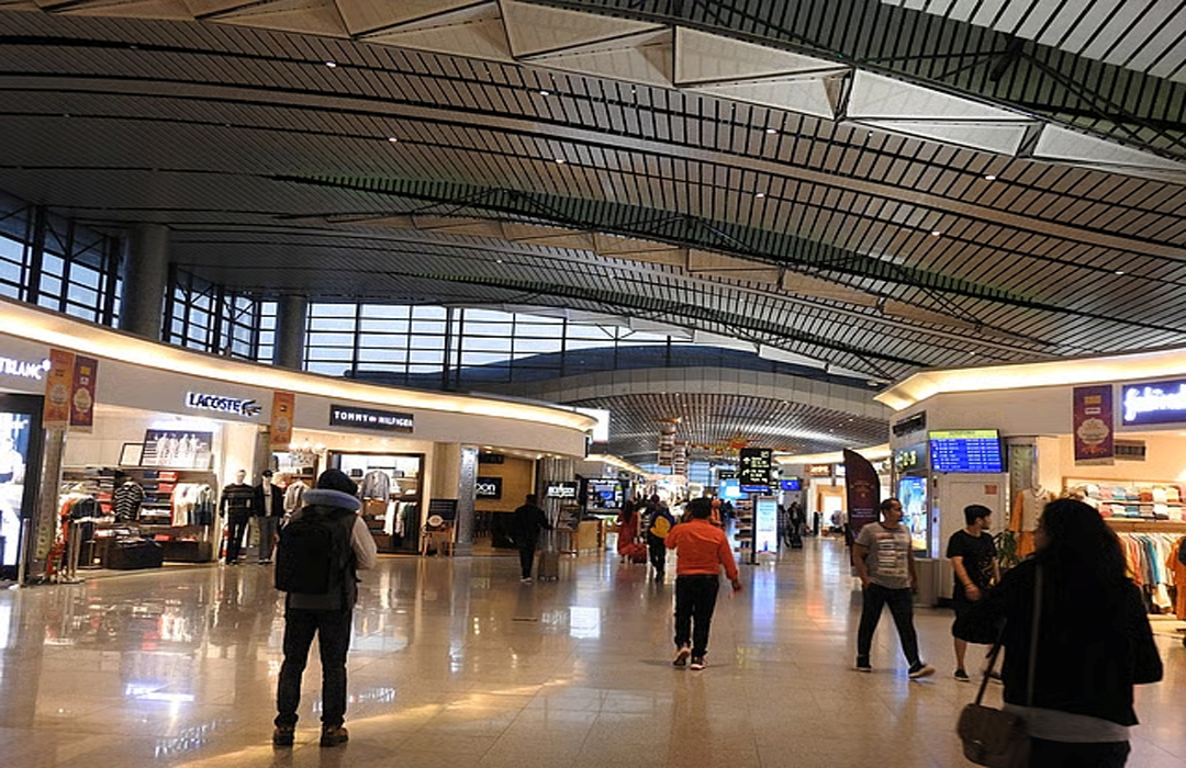 ভারতগামী এমিরেটস ফ্লাইটে নিরাপত্তা সতর্কতা জারি